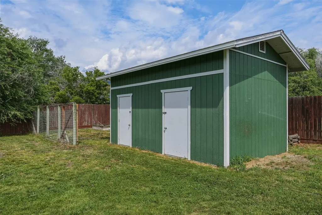 704 Adirondac Avenue Hamilton MT 59840
