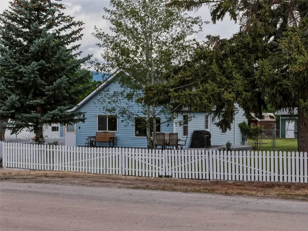 704 Adirondac Avenue Hamilton MT 59840