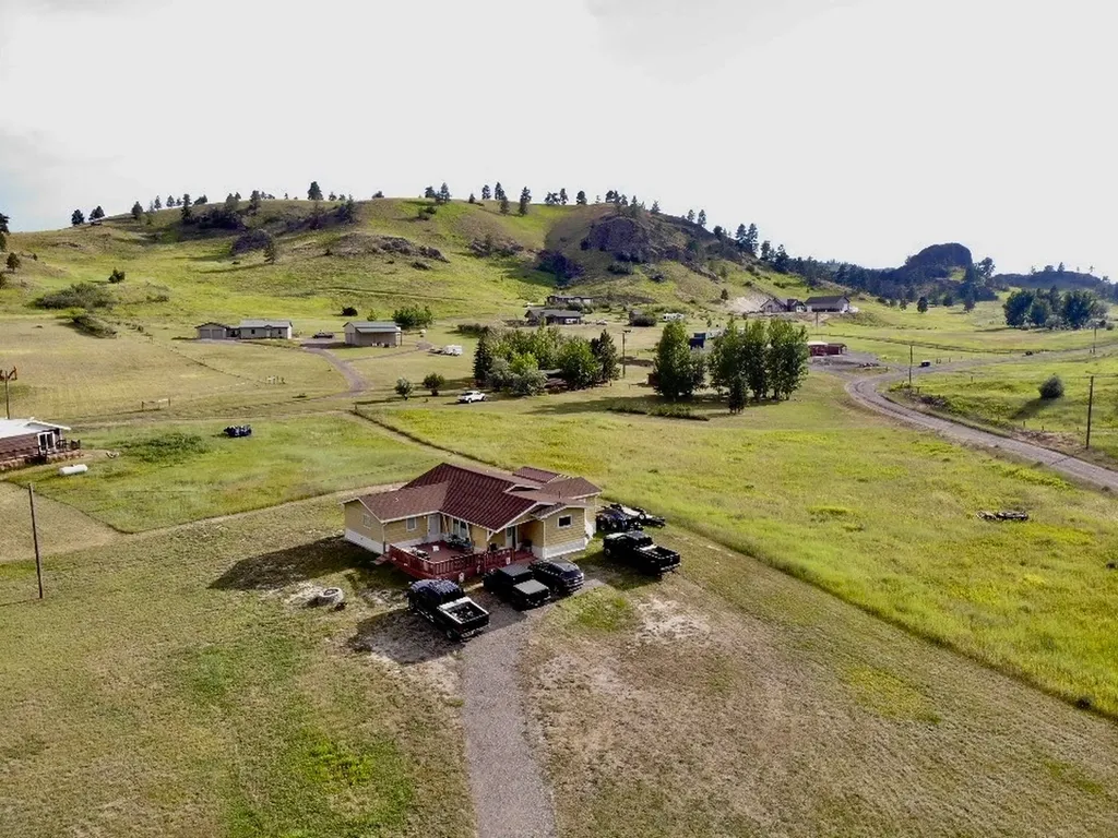 2 Meadowlark Square Cascade MT 59421