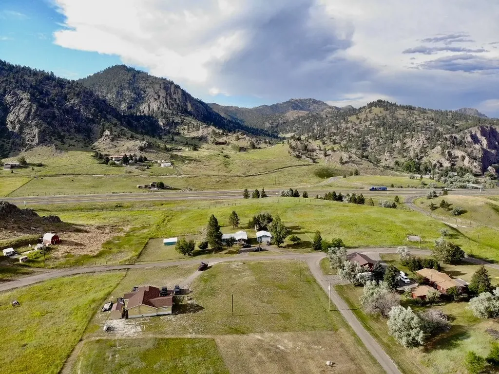 2 Meadowlark Square Cascade MT 59421