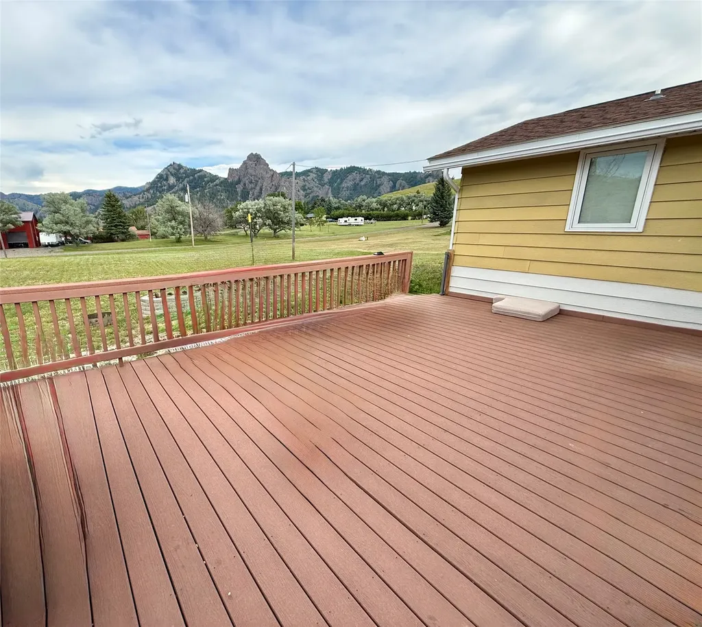 2 Meadowlark Square Cascade MT 59421