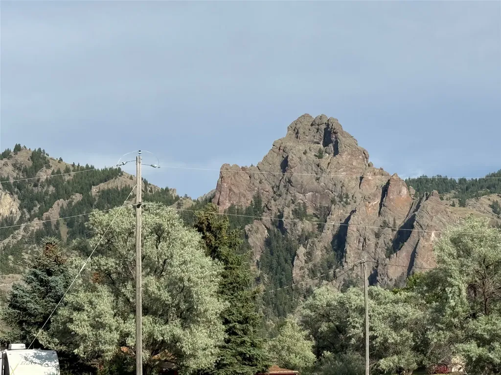 2 Meadowlark Square Cascade MT 59421