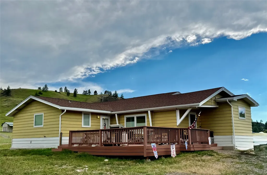 2 Meadowlark Square Cascade MT 59421