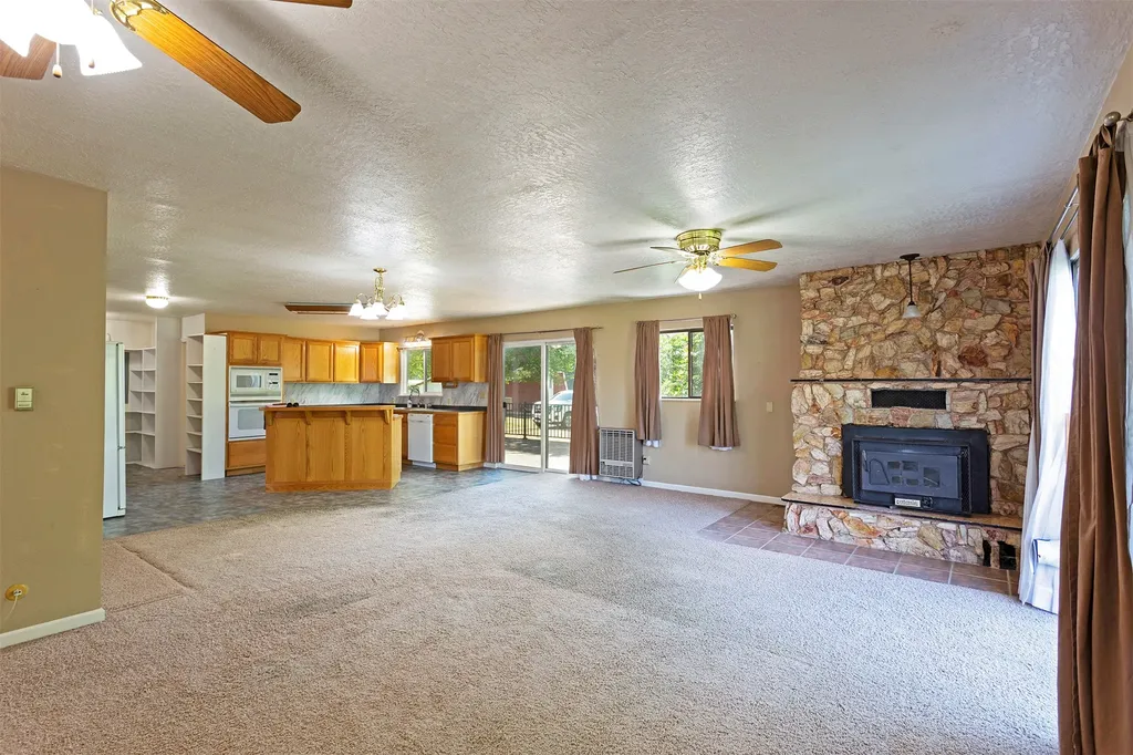 584 Bailey Lane Corvallis MT 59828