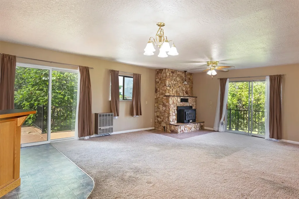 584 Bailey Lane Corvallis MT 59828