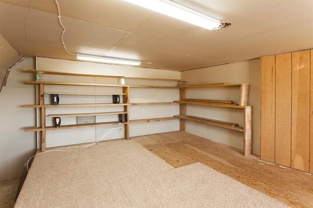 584 Bailey Lane Corvallis MT 59828