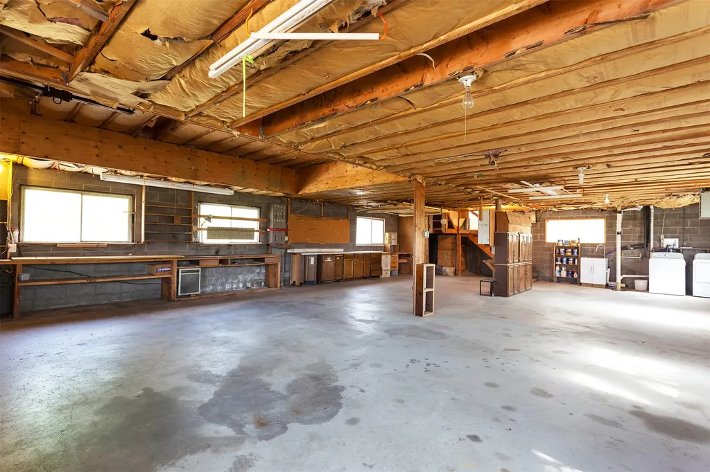 584 Bailey Lane Corvallis MT 59828