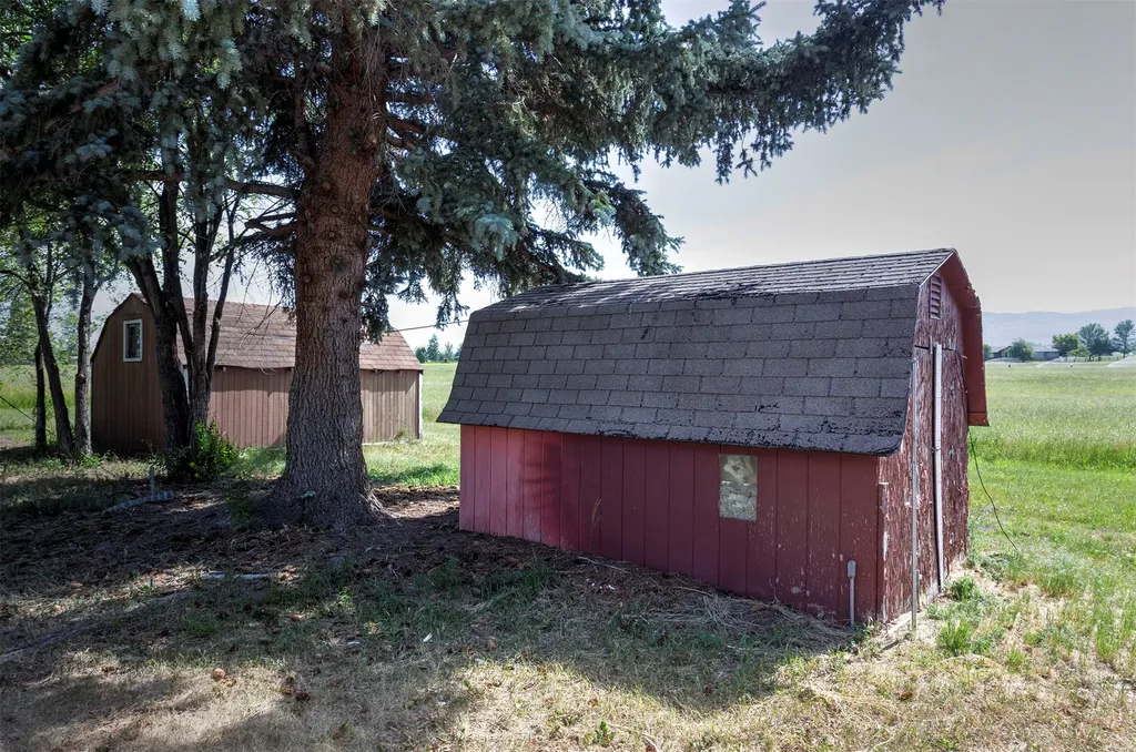 584 Bailey Lane Corvallis MT 59828