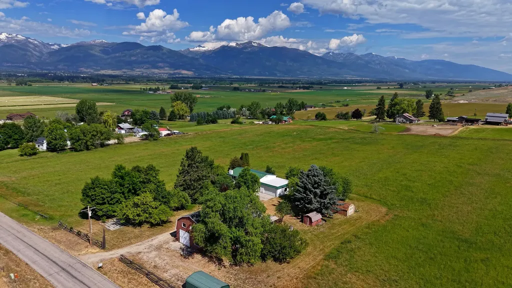 584 Bailey Lane Corvallis MT 59828