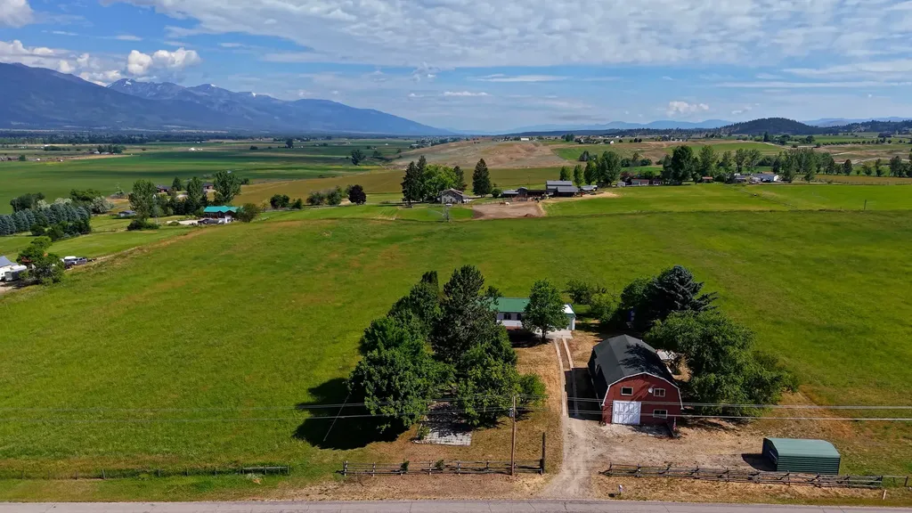 584 Bailey Lane Corvallis MT 59828