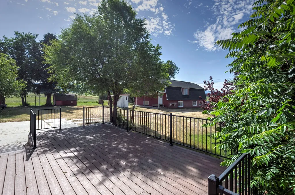 584 Bailey Lane Corvallis MT 59828