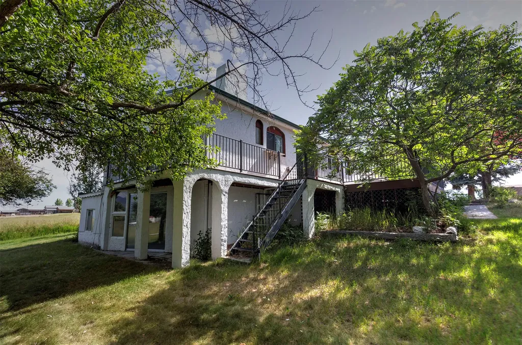 584 Bailey Lane Corvallis MT 59828