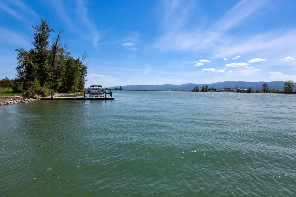 Nhn Riverside Lane Bigfork MT 59911