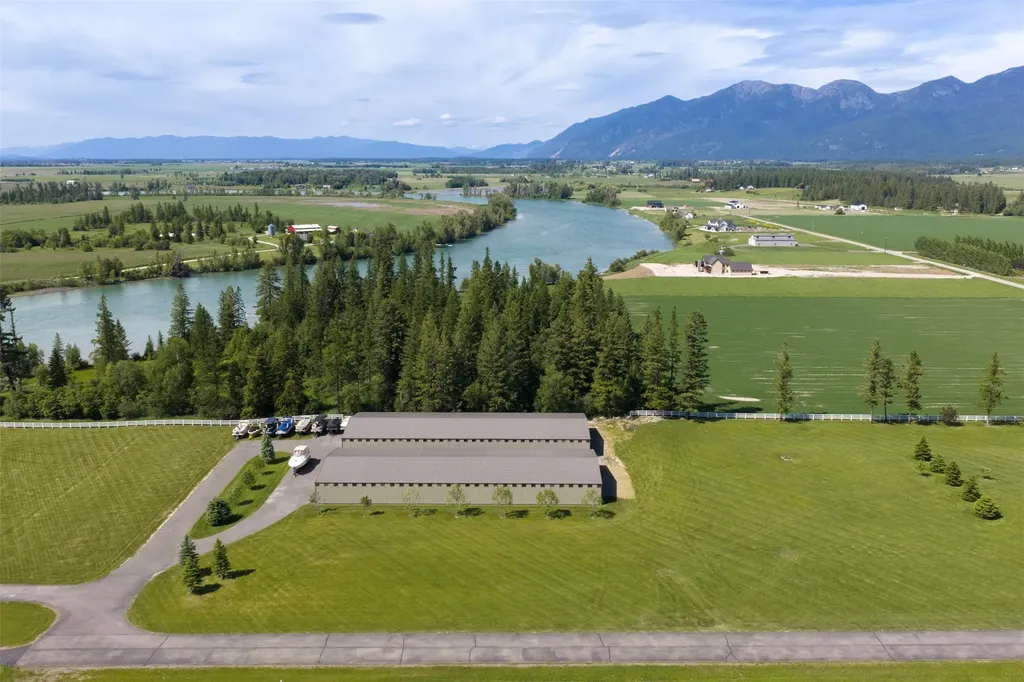 Nhn Riverside Lane Bigfork MT 59911