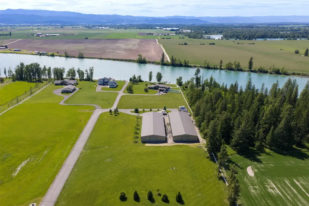Nhn Riverside Lane Bigfork MT 59911