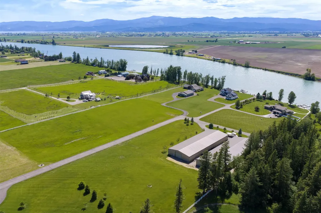 Nhn Riverside Lane Bigfork MT 59911