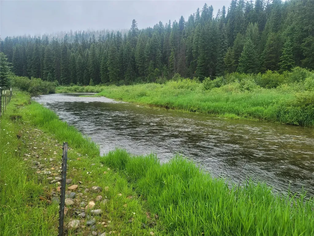 104 Lone Wolf Trail Yaak MT 59935