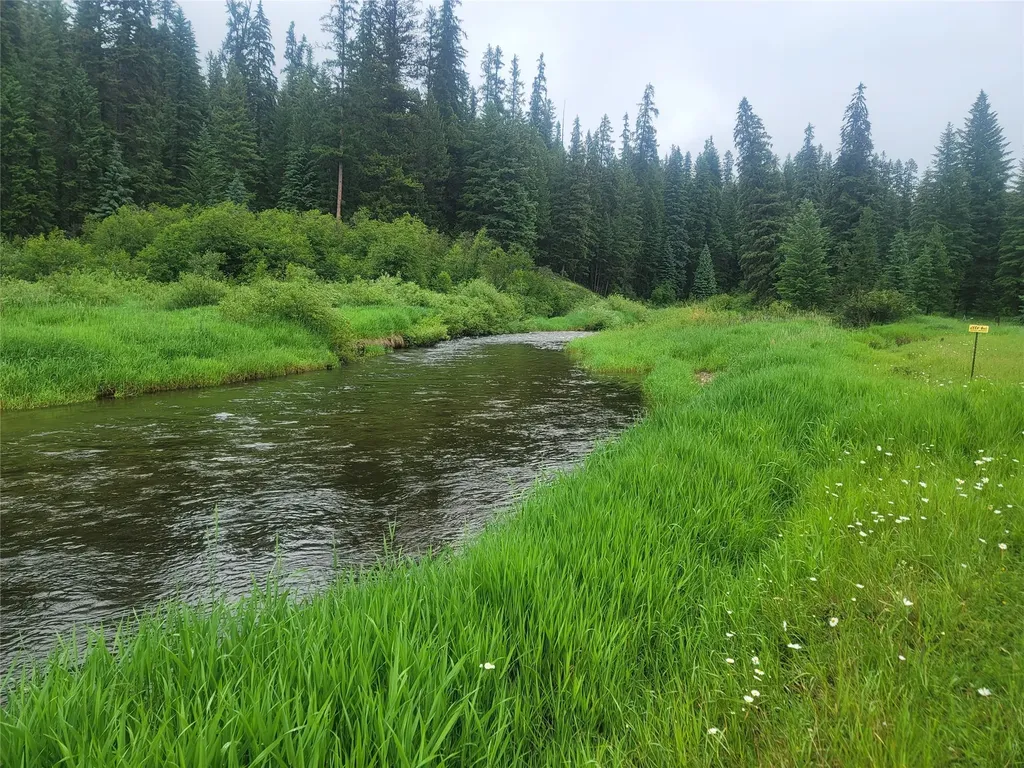 104 Lone Wolf Trail Yaak MT 59935