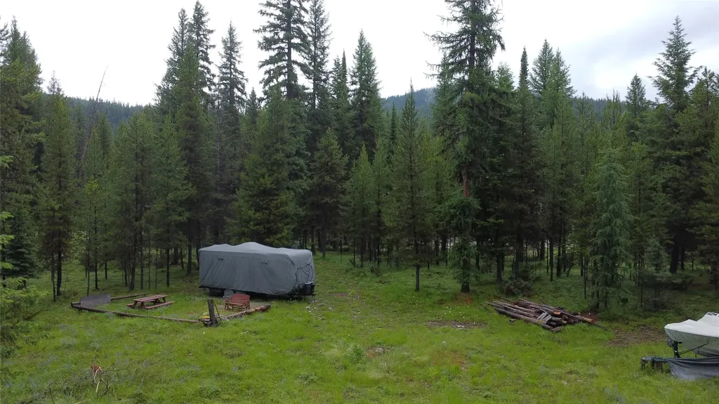 104 Lone Wolf Trail Yaak MT 59935