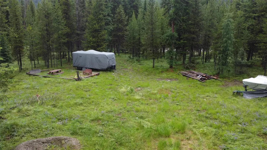 104 Lone Wolf Trail Yaak MT 59935