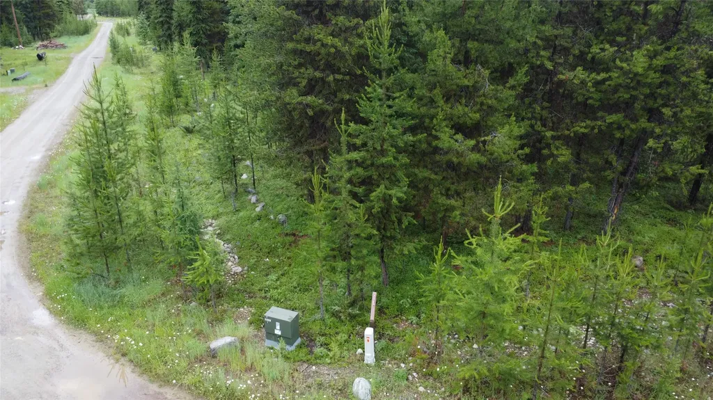 104 Lone Wolf Trail Yaak MT 59935