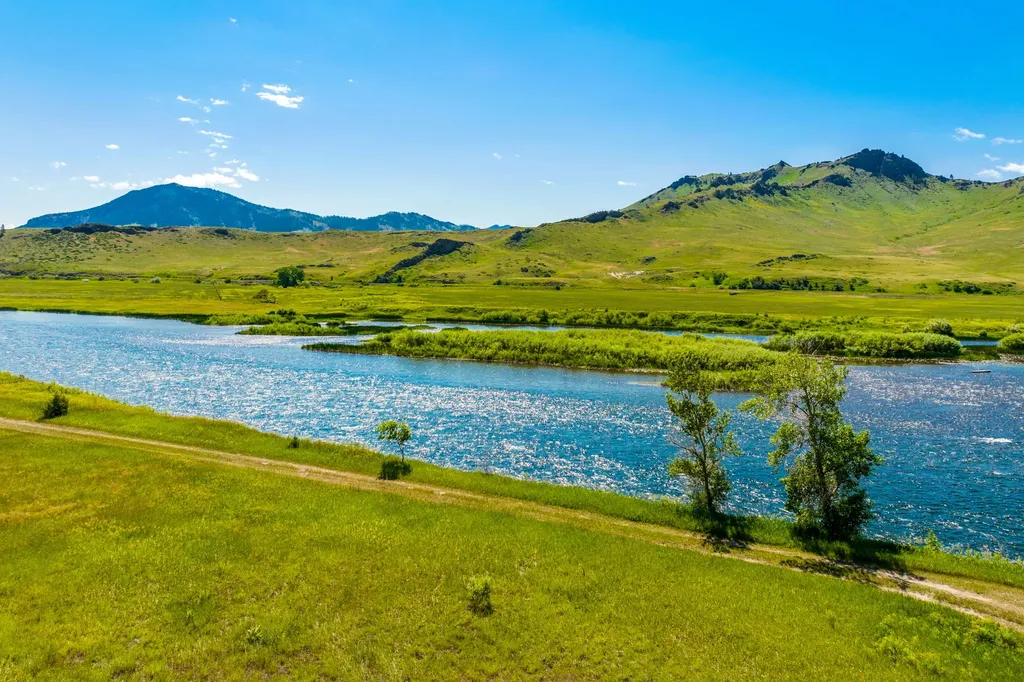 2173 Old Us Highway 91 Cascade MT 59421