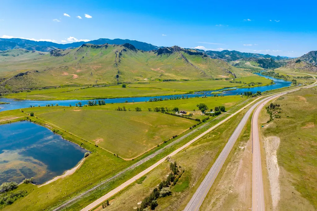 2173 Old Us Highway 91 Cascade MT 59421