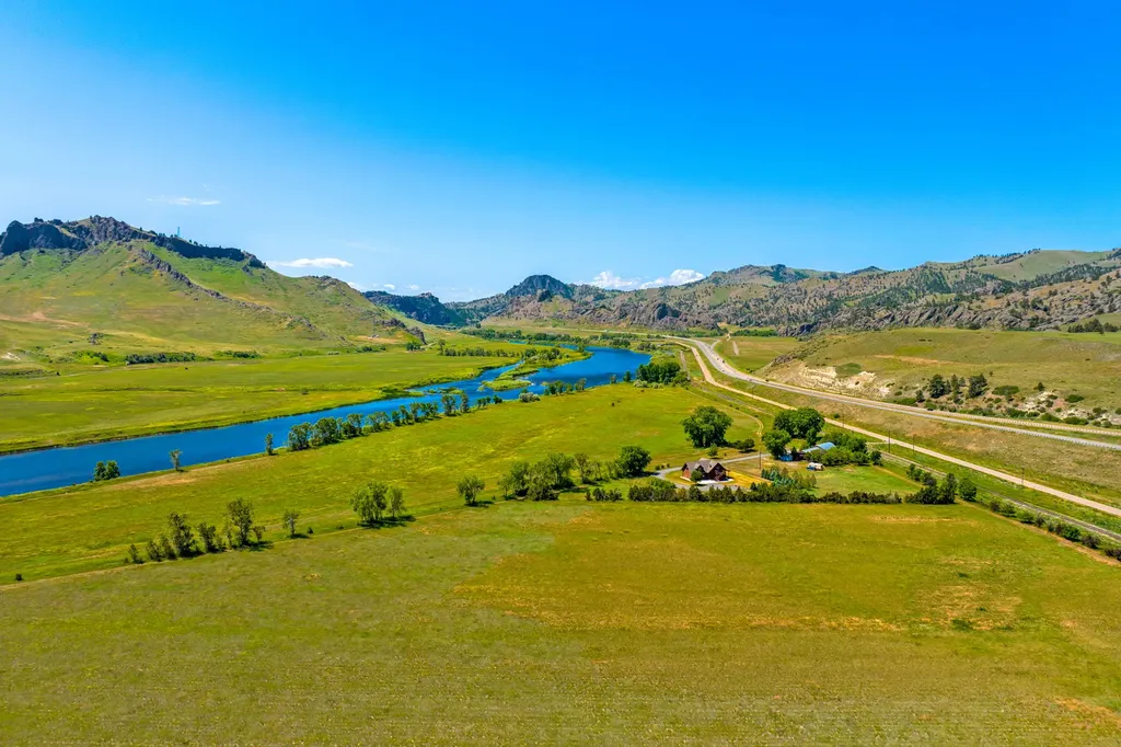 2173 Old Us Highway 91 Cascade MT 59421