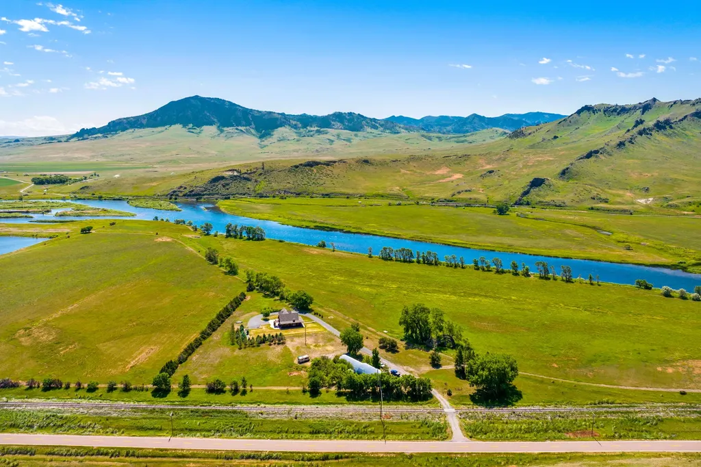 2173 Old Us Highway 91 Cascade MT 59421