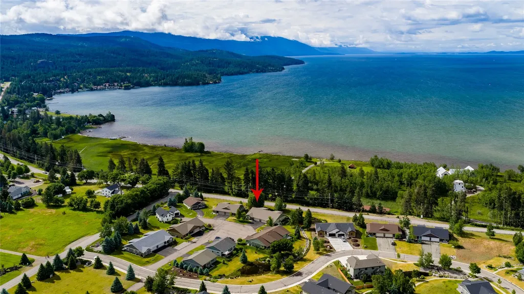 28 Crossbuck Trail Bigfork MT 59911