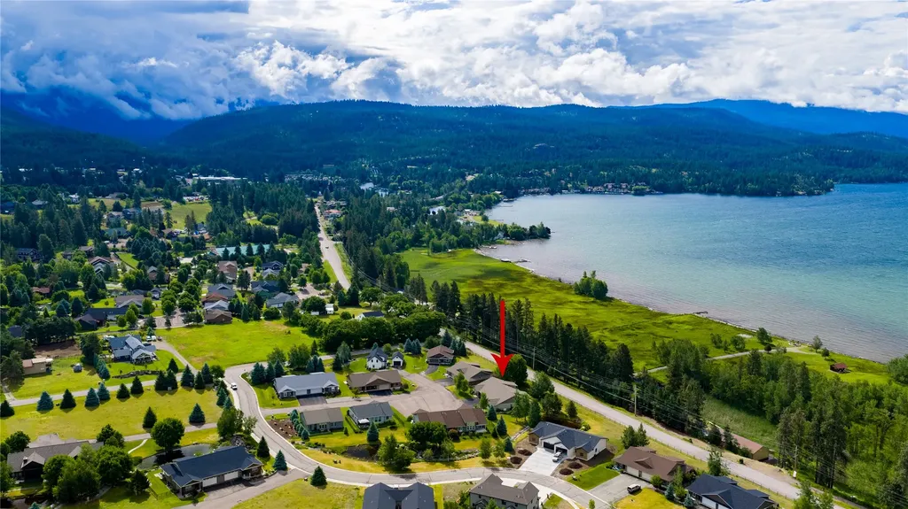 28 Crossbuck Trail Bigfork MT 59911