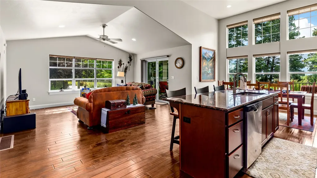 28 Crossbuck Trail Bigfork MT 59911