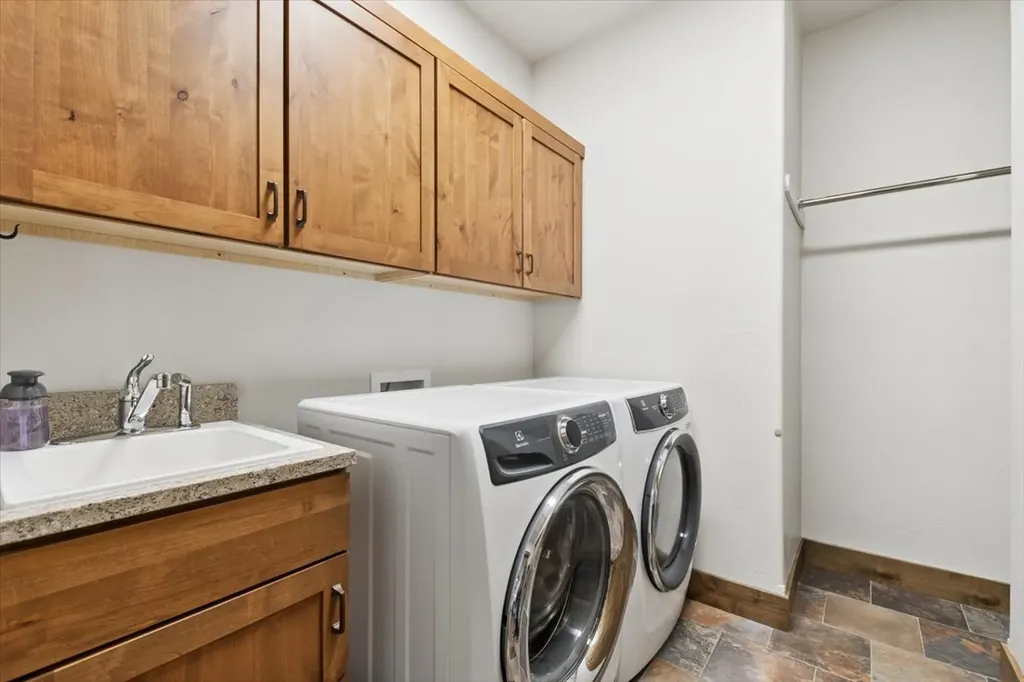 236 Bluebunch Court Bigfork MT 59911