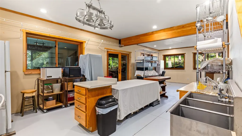 21299 Hydeaway Road Rollins MT 59931