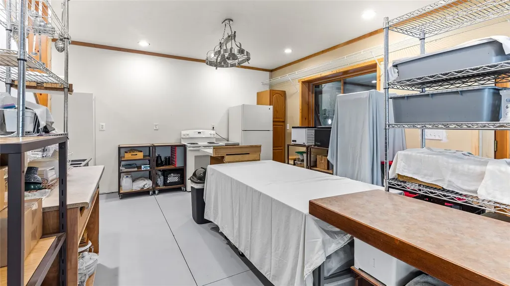 21299 Hydeaway Road Rollins MT 59931