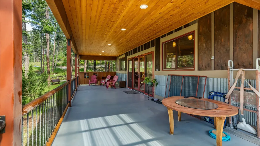 21299 Hydeaway Road Rollins MT 59931