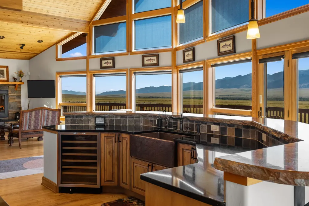 77 Valley View Drive Twin Bridges MT 59754