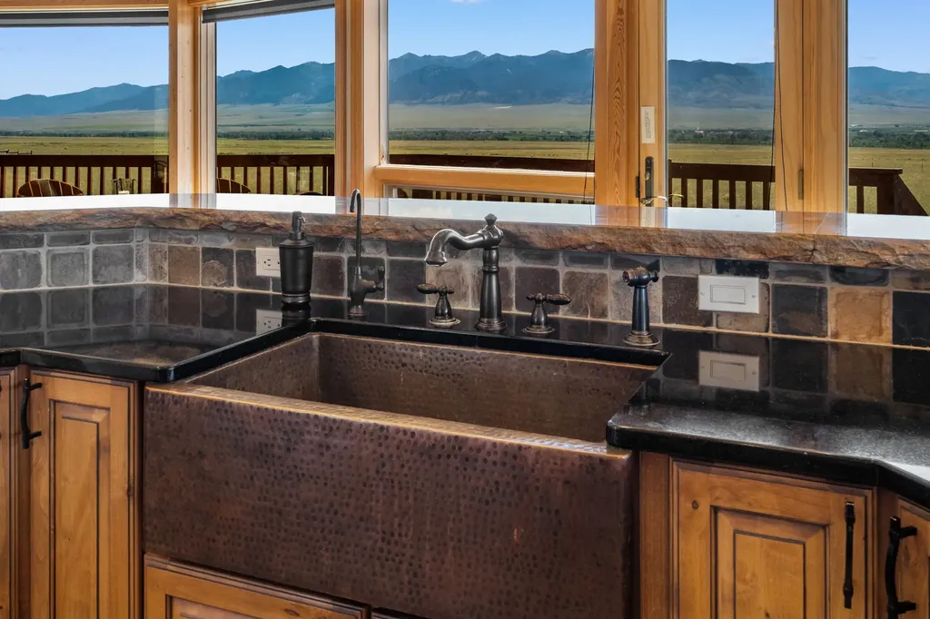 77 Valley View Drive Twin Bridges MT 59754
