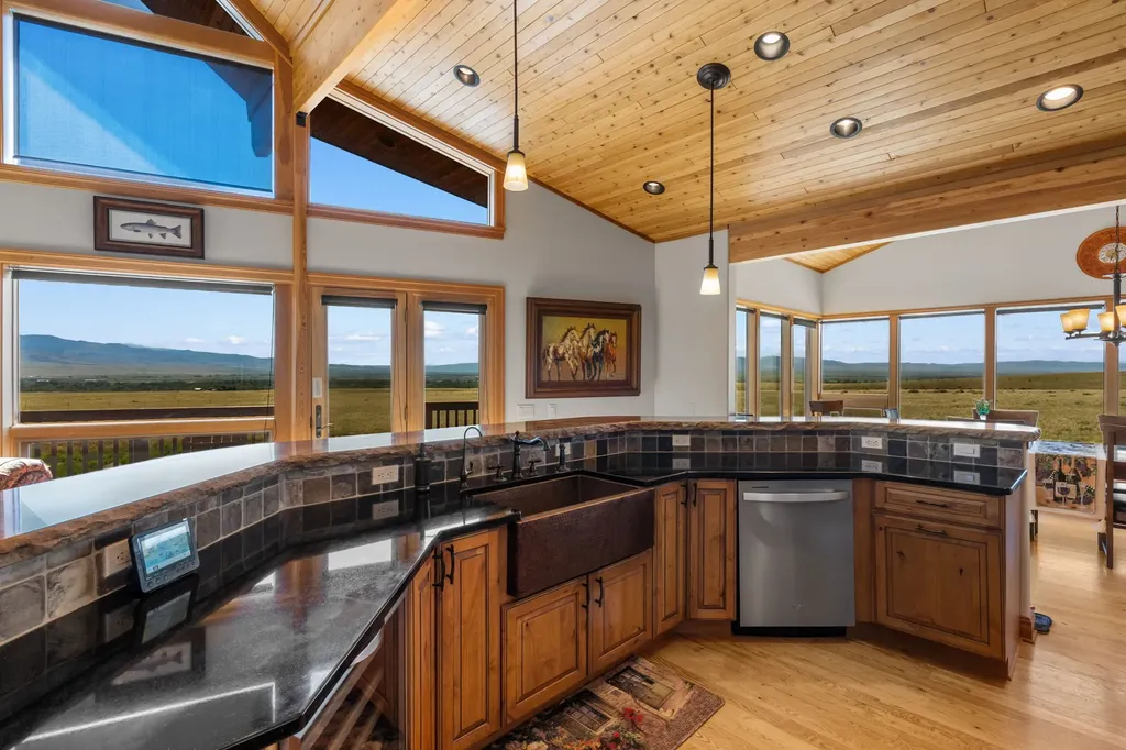 77 Valley View Drive Twin Bridges MT 59754