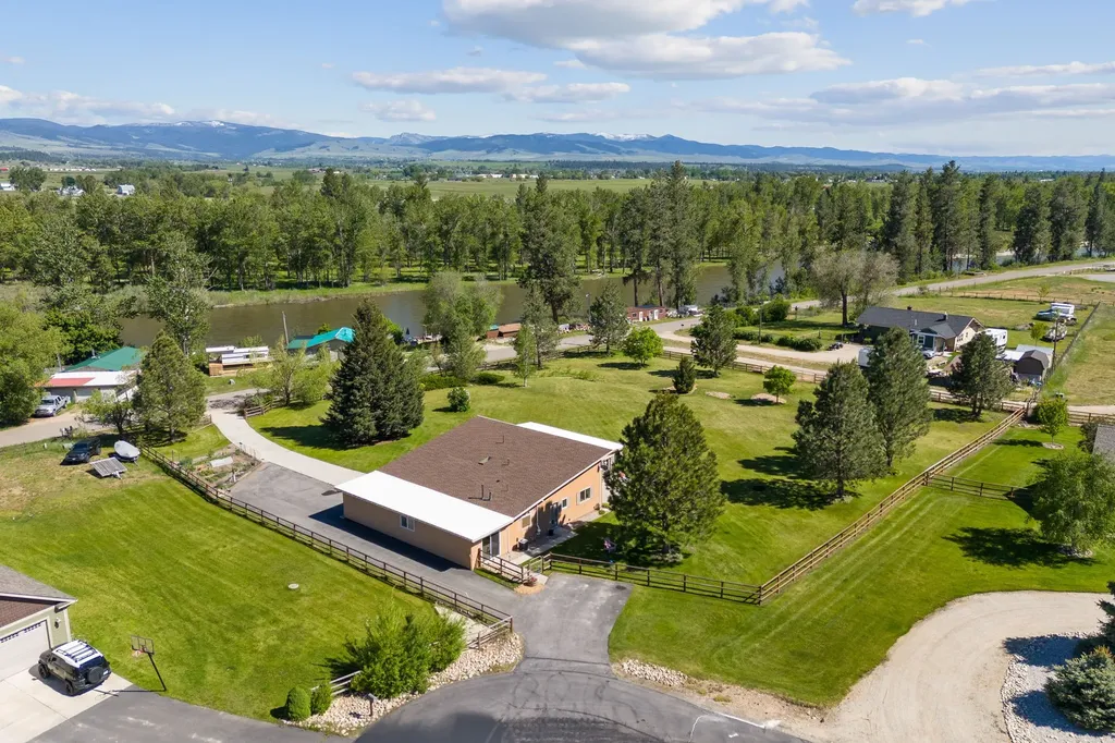 4079 Stevensville River Road Stevensville MT 59870