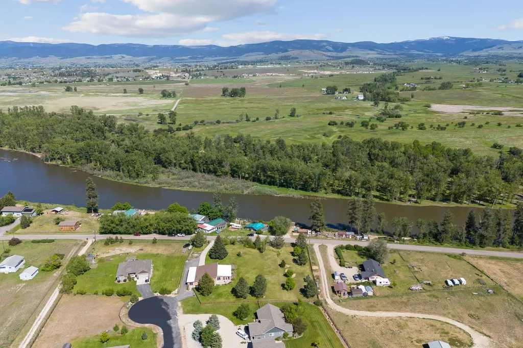 4079 Stevensville River Road Stevensville MT 59870