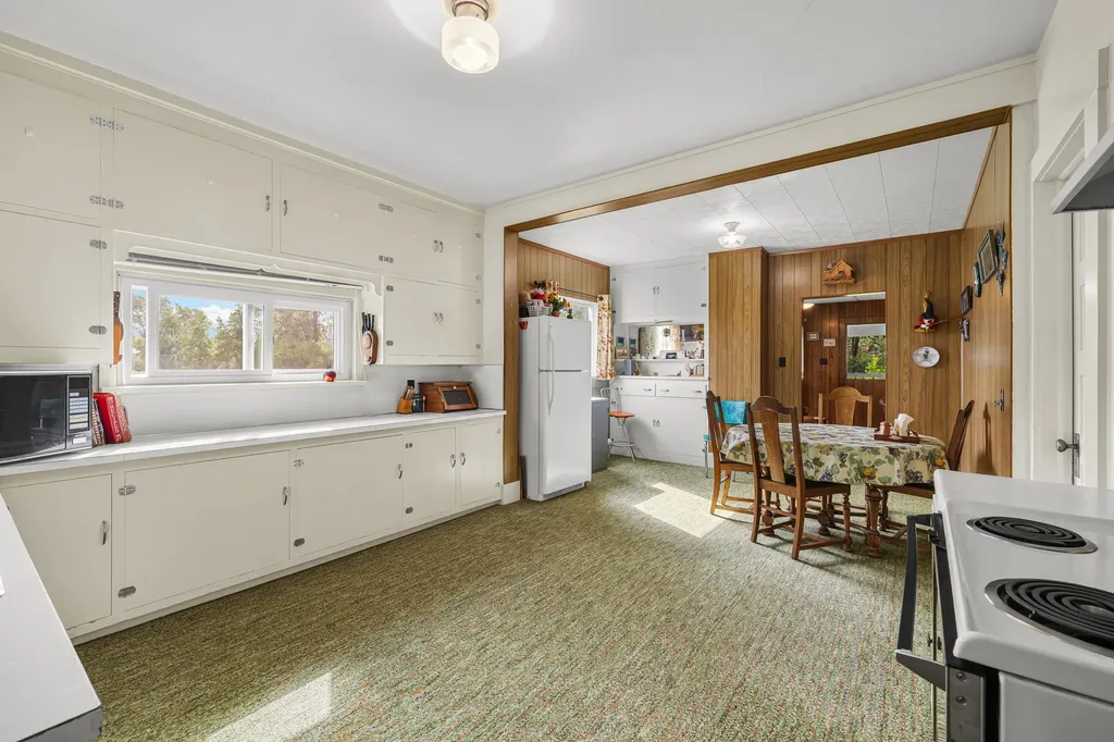 6058 Cottonwood Creek Road Lewistown MT 59457