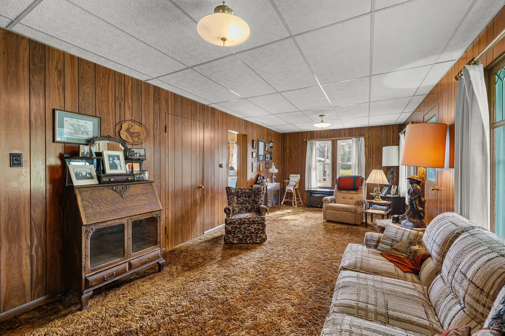 6058 Cottonwood Creek Road Lewistown MT 59457