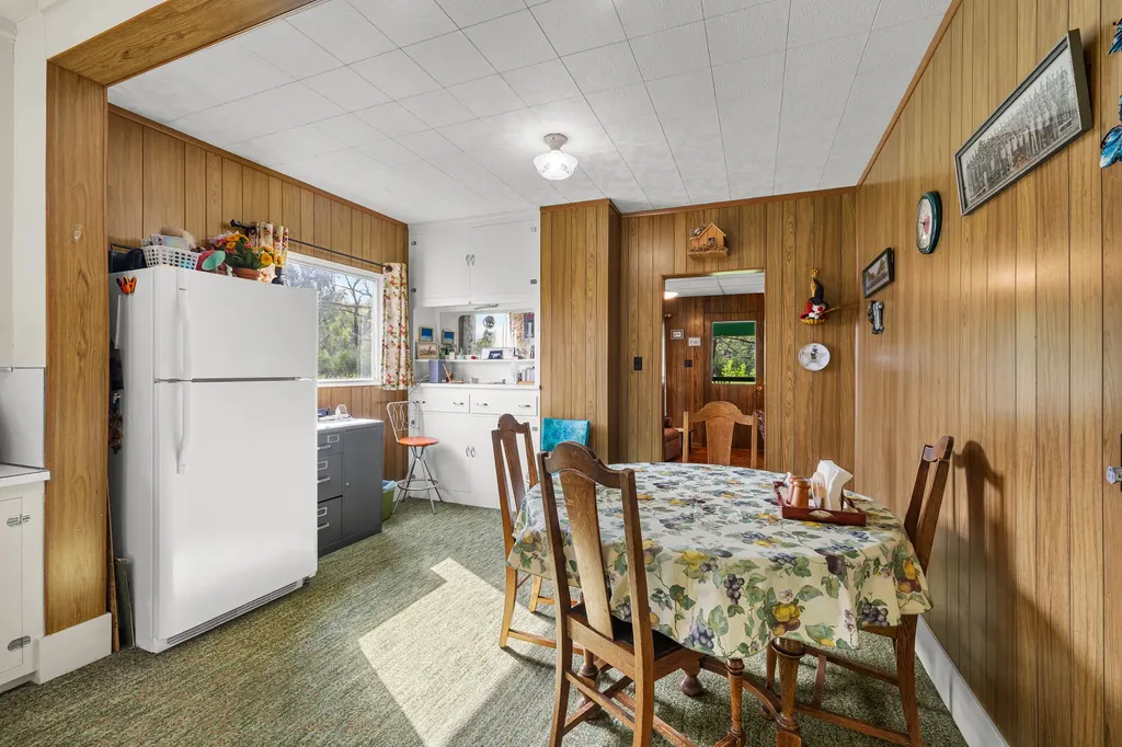 6058 Cottonwood Creek Road Lewistown MT 59457