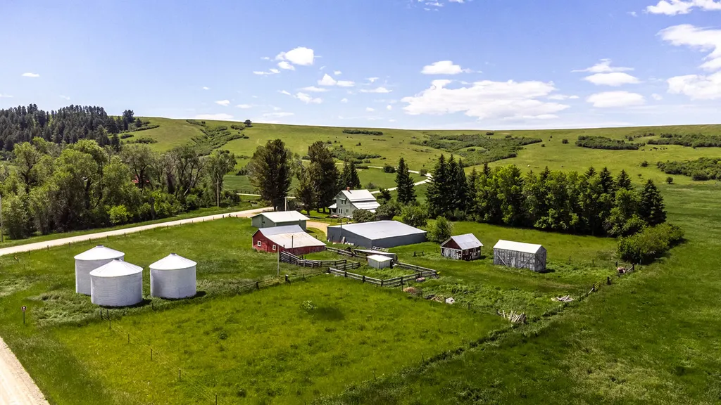 6058 Cottonwood Creek Road Lewistown MT 59457