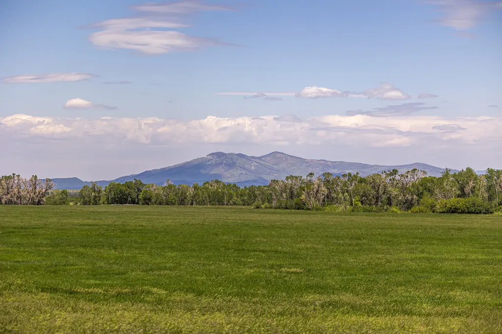 6058 Cottonwood Creek Road Lewistown MT 59457