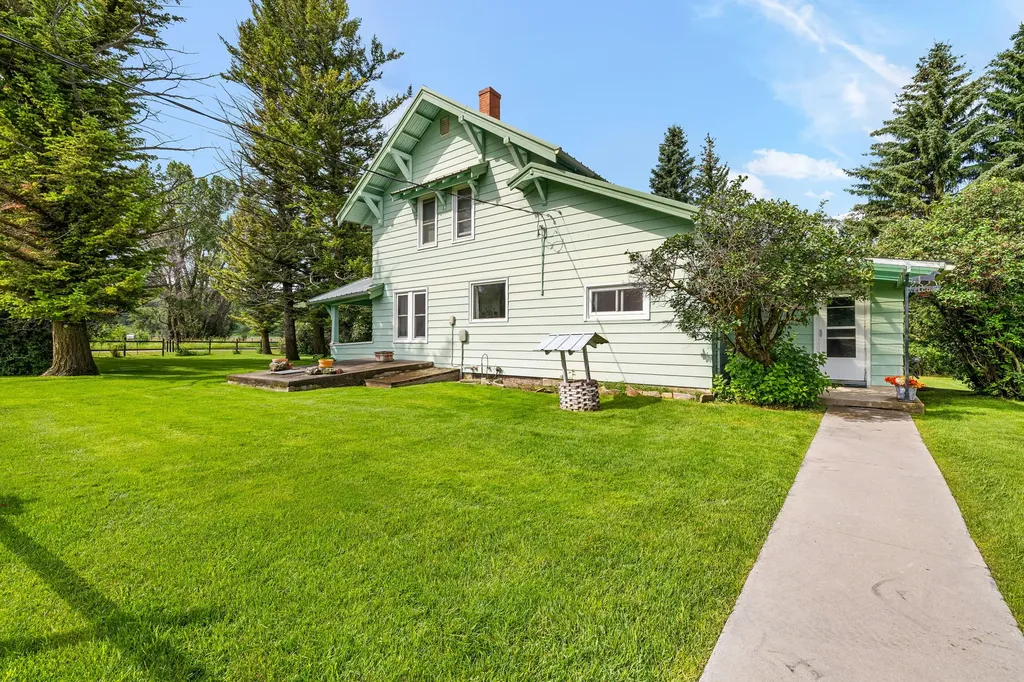 6058 Cottonwood Creek Road Lewistown MT 59457