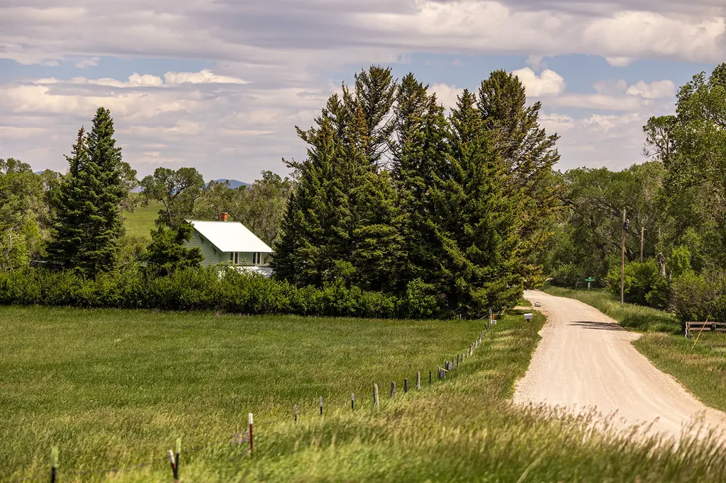6058 Cottonwood Creek Road Lewistown MT 59457