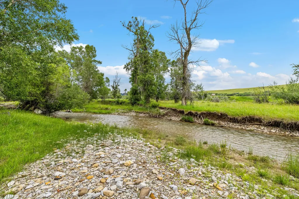 6058 Cottonwood Creek Road Lewistown MT 59457