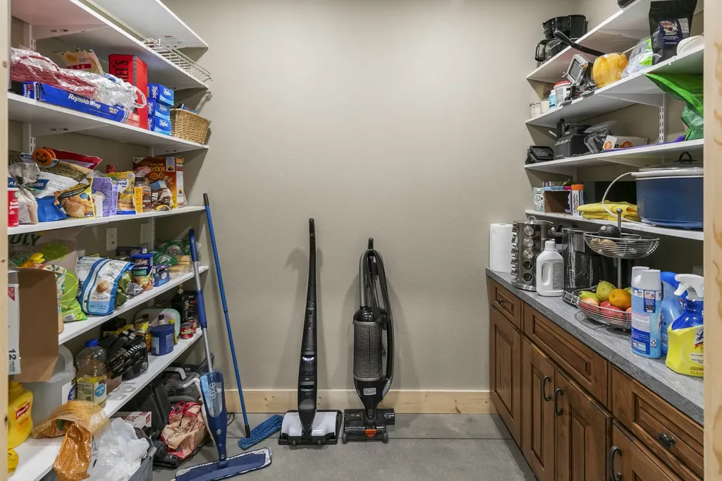29 Lower Hawk Valley Road Columbus MT 59019